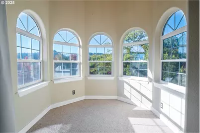 86104 Sells View Ln, Eugene, OR 97402 - Photo 15