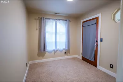 86104 Sells View Ln, Eugene, OR 97402 - Photo 21