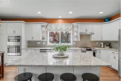 212 N Greenlink Way, Newberg, OR 97132 - Photo 11