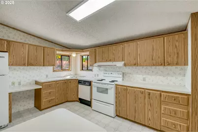 18485 SW Pacific #83, Tualatin, OR 97062 - Photo 9