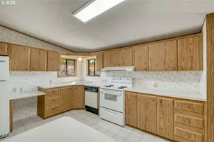 18485 SW Pacific, Tualatin, OR 97062 - Photo 9