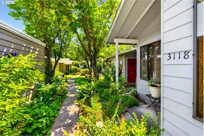 3118 SW Carson St, Portland, OR 97219 - Photo 3