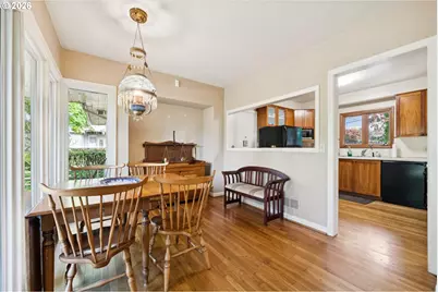 7270 SW Sylvan Ct, Portland, OR 97225 - Photo 11
