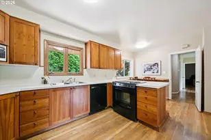 7270 SW Sylvan Ct, Portland, OR 97225 - Photo 17
