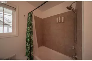 16281 Chapman Ln, Brookings, OR 97415 - Photo 13