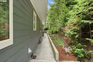 2256 Timberline Dr, Coos Bay, OR 97420 - Photo 37
