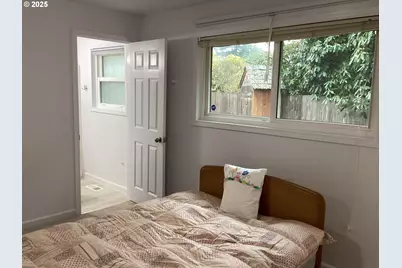 17706 SE Washington St, Portland, OR 97233 - Photo 19