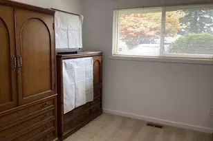 17706 SE Washington St, Portland, OR 97233 - Photo 27