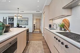 550 SW 10th Ave, Portland, OR 97205 - Photo 11