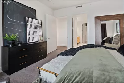 550 SW 10th Ave #2306, Portland, OR 97205 - Photo 17