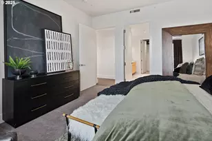 550 SW 10th Ave, Portland, OR 97205 - Photo 17