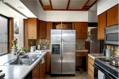 8324 NE Eugene St, Portland, OR 97220 - Photo 19