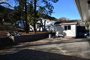 2534 W 10th St, The Dalles, OR 97058 - Photo 35