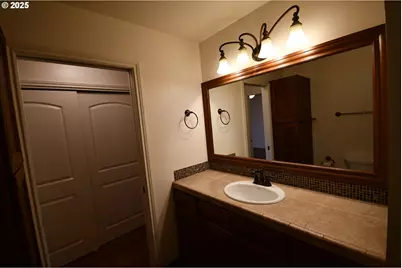 2534 W 10th St, The Dalles, OR 97058 - Photo 15