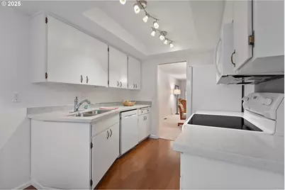 15890 SW Greens Way, Tigard, OR 97224 - Photo 13