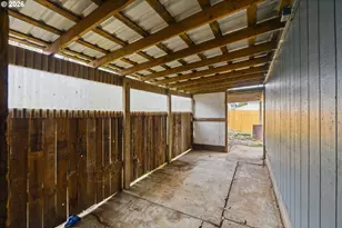 1348 Dakota St, Coos Bay, OR 97420 - Photo 33