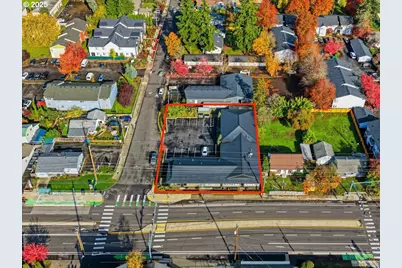 13511 SE Division St, Portland, OR 97236 - Photo 11