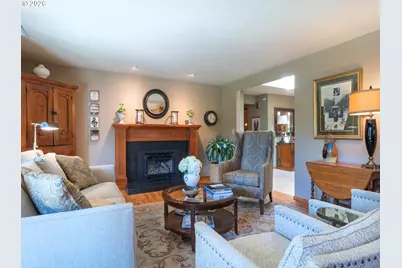 2746 Norbert Ln, Eugene, OR 97401 - Photo 13