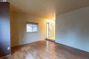 374 NW 25th St, Redmond, OR 97756 - Photo 9