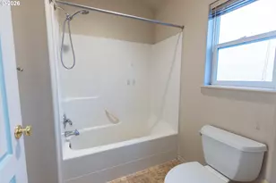 374 NW 25th St, Redmond, OR 97756 - Photo 25