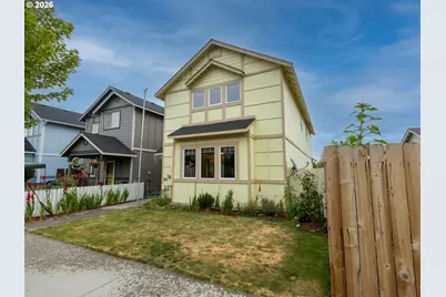 374 NW 25th St, Redmond, OR 97756 - Photo 3