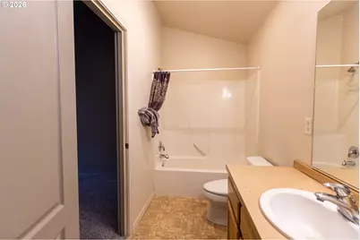 374 NW 25th St, Redmond, OR 97756 - Photo 33