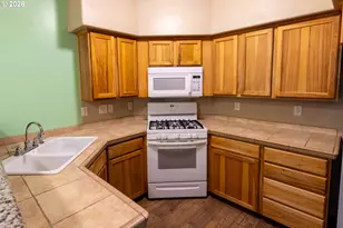 374 NW 25th St, Redmond, OR 97756 - Photo 15