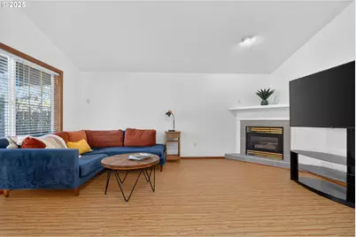 457 NW Forest St, Hillsboro, OR 97124 - Photo 3