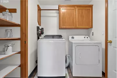 457 NW Forest St, Hillsboro, OR 97124 - Photo 31