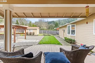 137 N River Dr, Roseburg, OR 97470 - Photo 41