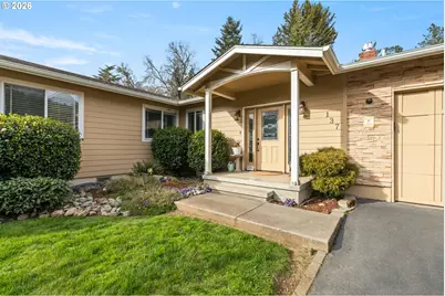 137 N River Dr, Roseburg, OR 97470 - Photo 7