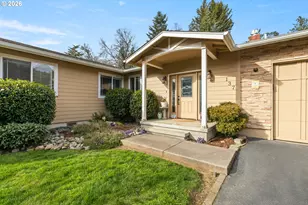 137 N River Dr, Roseburg, OR 97470 - Photo 7