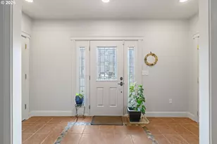 137 N River Dr, Roseburg, OR 97470 - Photo 9