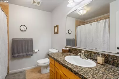 137 N River Dr, Roseburg, OR 97470 - Photo 35