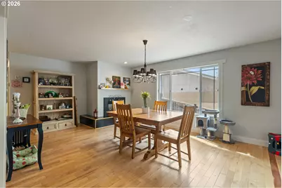 137 N River Dr, Roseburg, OR 97470 - Photo 21