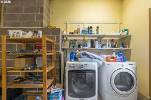 137 N River Dr, Roseburg, OR 97470 - Photo 39