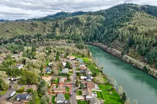 137 N River Dr, Roseburg, OR 97470 - Photo 47