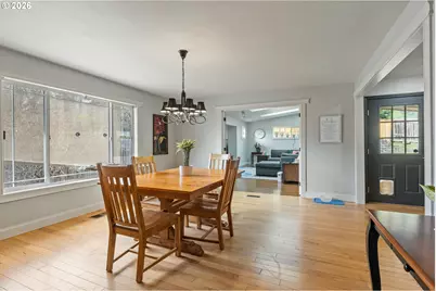 137 N River Dr, Roseburg, OR 97470 - Photo 23