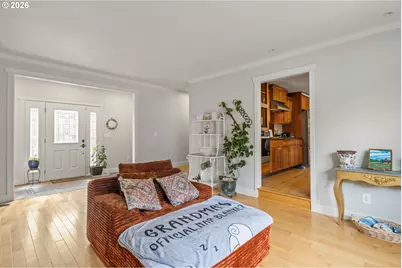 137 N River Dr, Roseburg, OR 97470 - Photo 11