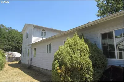 276 Union Gap Loop Rd, Oakland, OR 97462 - Photo 1