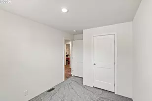 660 S Wall St, Coos Bay, OR 97420 - Photo 25