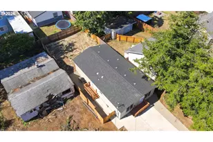 660 S Wall St, Coos Bay, OR 97420 - Photo 33