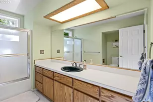 2533 Moon Mountain Dr, Eugene, OR 97403 - Photo 33