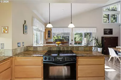 2533 Moon Mountain Dr, Eugene, OR 97403 - Photo 11