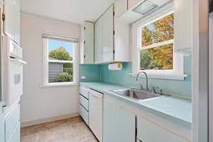 11140 NE Schuyler St, Portland, OR 97220 - Photo 9
