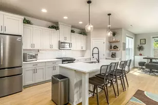 853 NE 17th Ave, Canby, OR 97013 - Photo 5