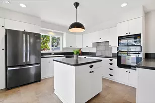 7034 N Wilbur Ave, Portland, OR 97217 - Photo 9