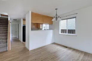 9350 N Hodge Ave, Portland, OR 97203 - Photo 7