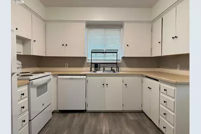 2227 SE 70th Ave, Portland, OR 97215 - Photo 9