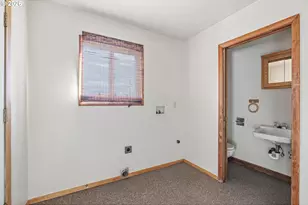 3323 Columbia Heights Rd, Longview, WA 98632 - Photo 11